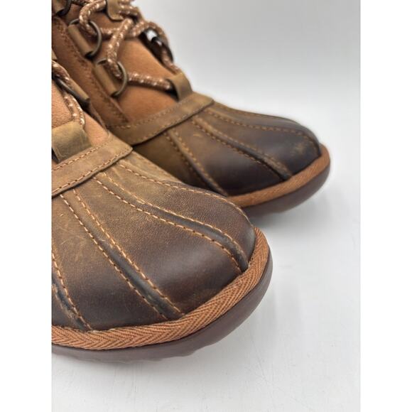 Ugg GREDA 1112650 Women's NEW Waterproof Boot Brown US Size 6.5 NWB - Picture 2 of 10